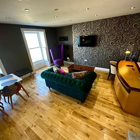 Halvard Apartments At Каслтаун Екстер'єр фото