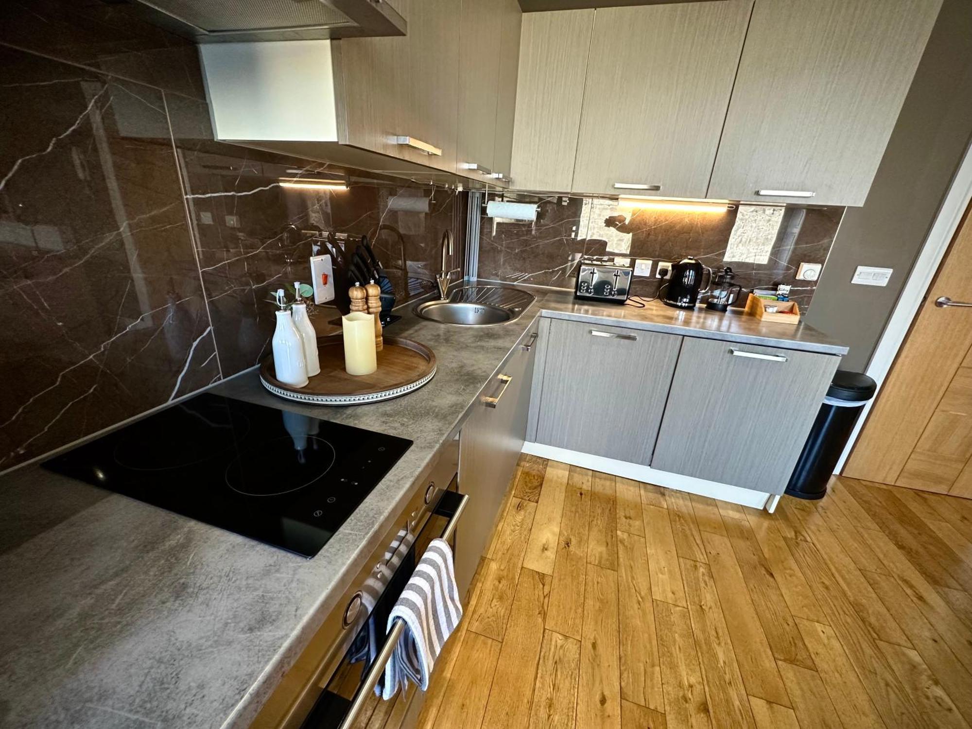 Halvard Apartments At Каслтаун Екстер'єр фото